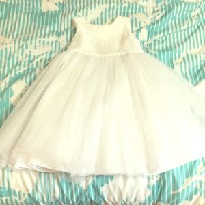 White sparkly special occasion dress. 2t